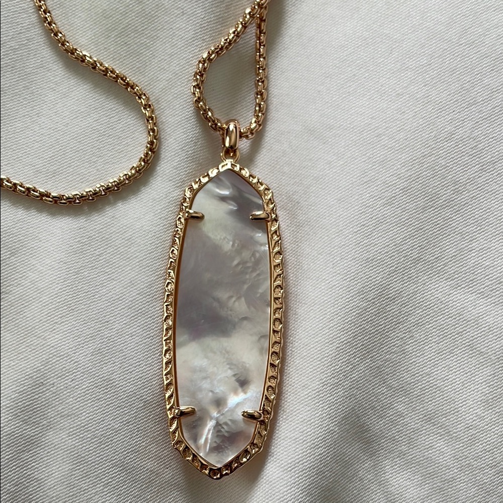Kendra Scott Rose Gold Necklace - Picture 4 of 10